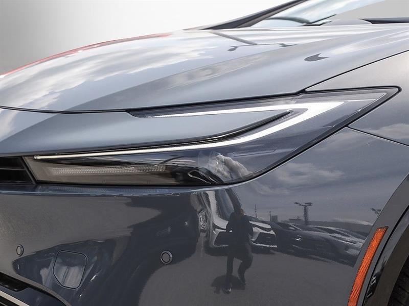 2025 Toyota Prius - Image 10