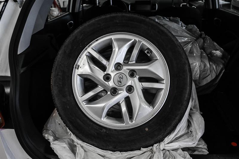 2024 Hyundai Venue - Image 13