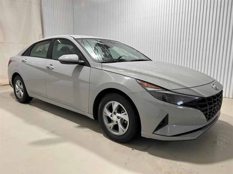 2022 Hyundai Elantra - Image 4