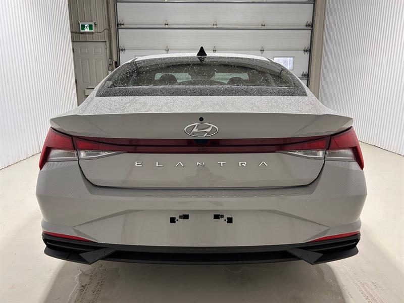 2022 Hyundai Elantra - Image 7