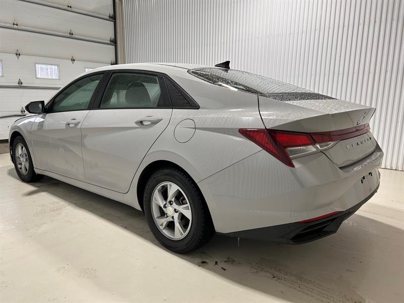 2022 Hyundai Elantra - Image 8