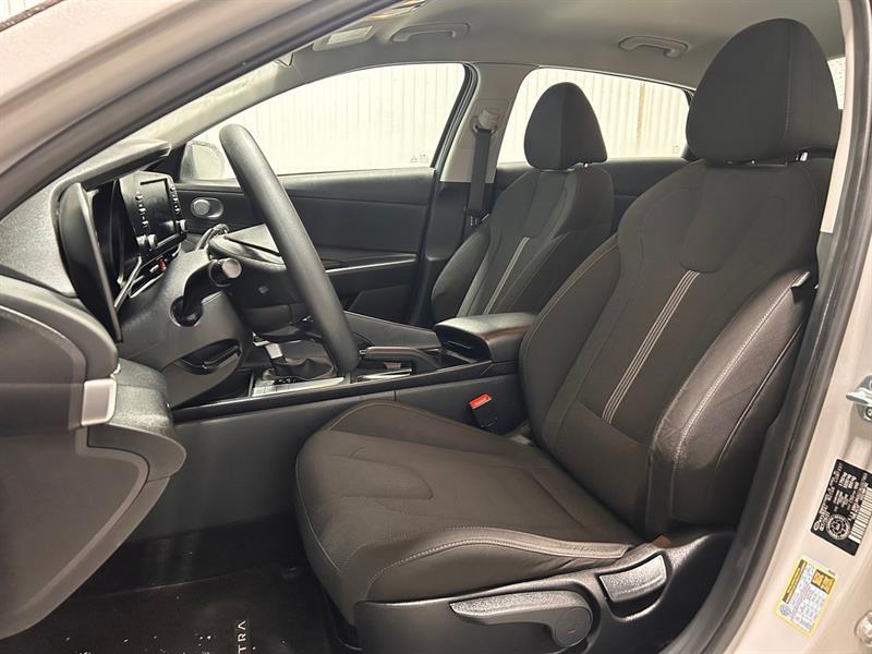 2022 Hyundai Elantra - Image 10