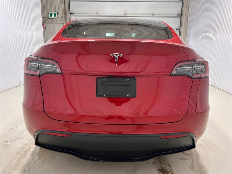 2024 Tesla Model Y - Image 8