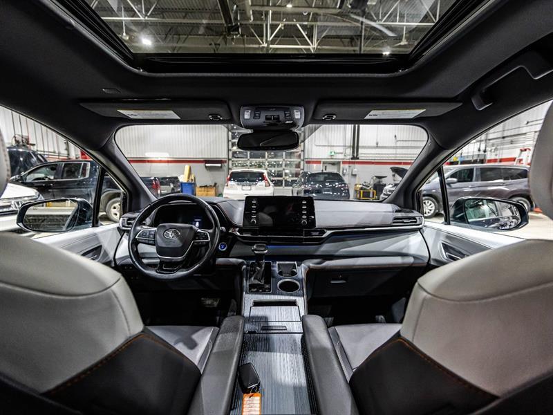 2021 Toyota Sienna - Image 11