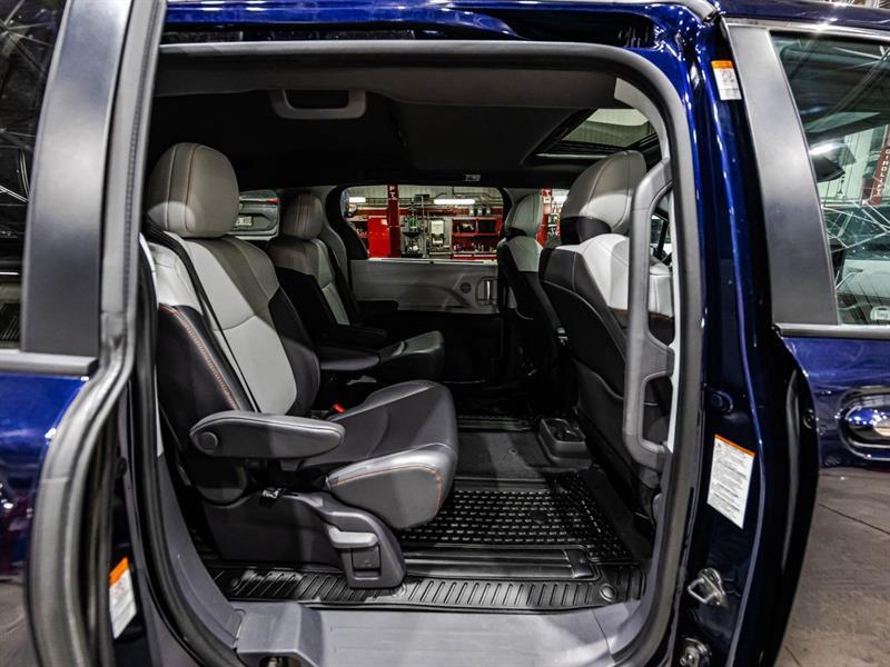 2021 Toyota Sienna - Image 14