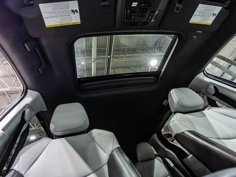 2021 Toyota Sienna - Image 17