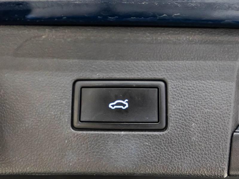 2022 Volkswagen Atlas - Image 15