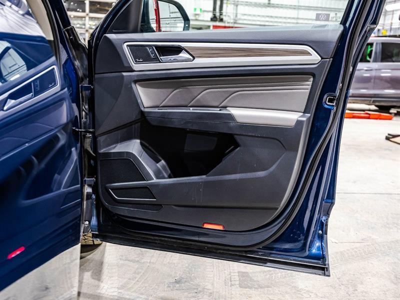 2022 Volkswagen Atlas - Image 17