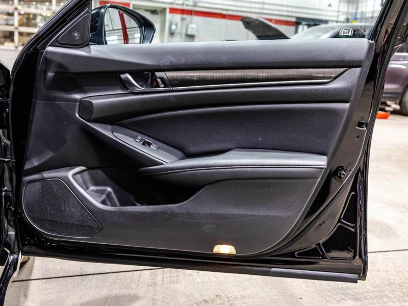 2022 Honda Accord - Image 16