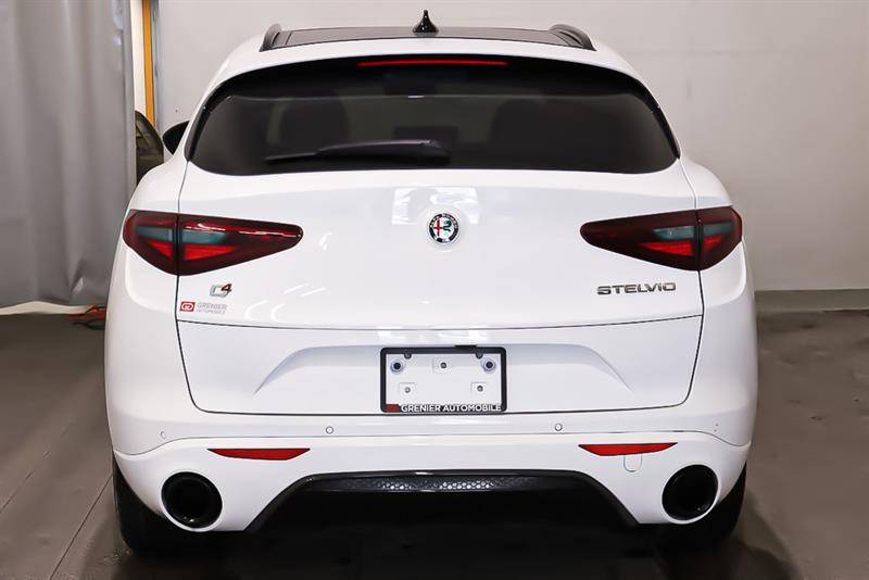alfa romeo Stelvio 2023 - 4