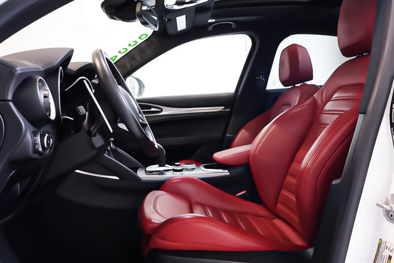 alfa romeo Stelvio 2023 - 8