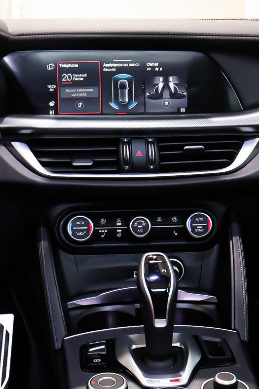 alfa romeo Stelvio 2023 - 17
