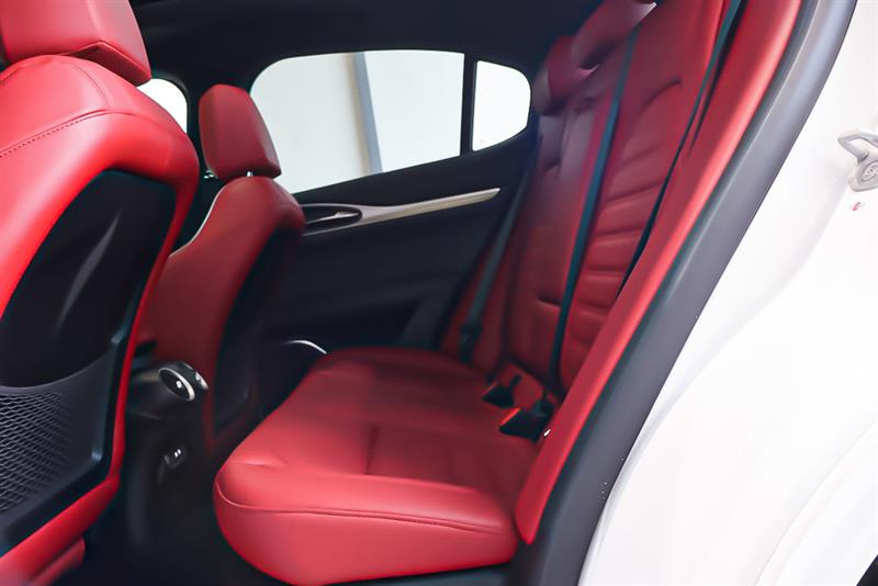 alfa romeo Stelvio 2023 - 24