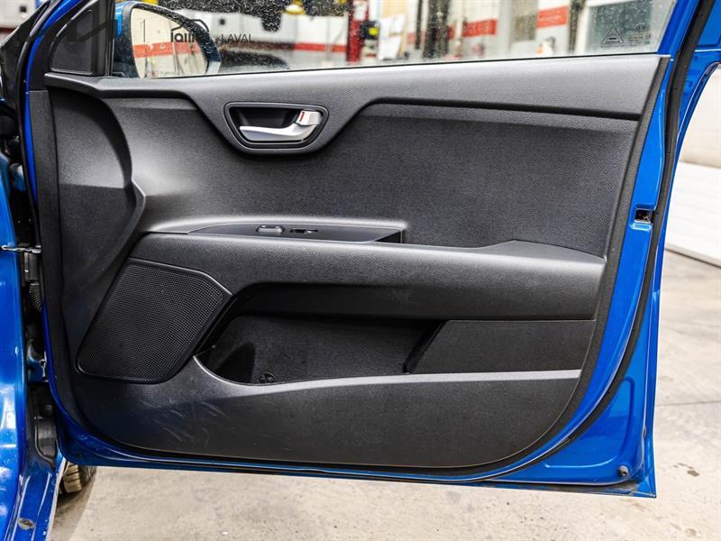 2021 Kia Rio - Image 16