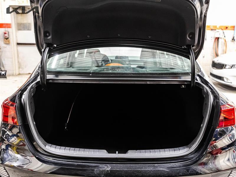 2023 Kia Forte - Image 17