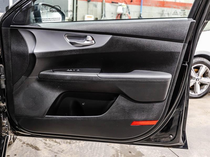 2023 Kia Forte - Image 18