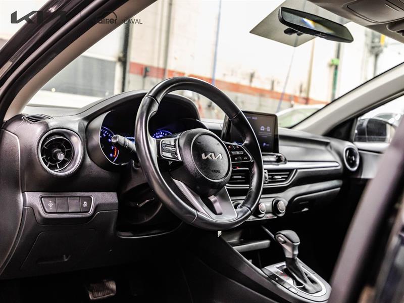 2023 Kia Forte - Image 21