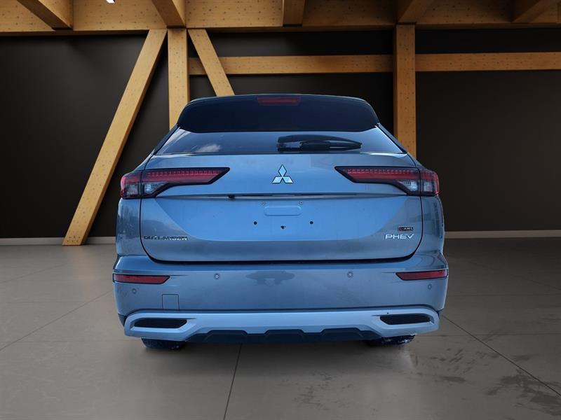 2024 Mitsubishi Outlander - Image 4