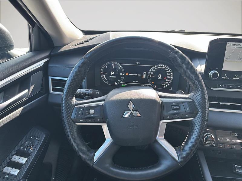 2024 Mitsubishi Outlander - Image 8