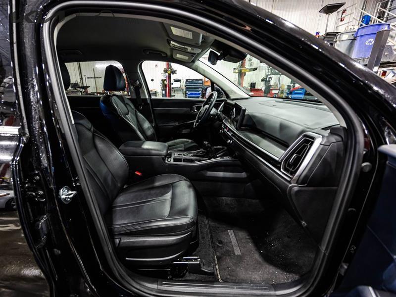 2025 Kia Sorento - Image 12