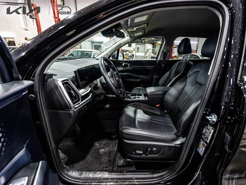 2025 Kia Sorento - Image 13