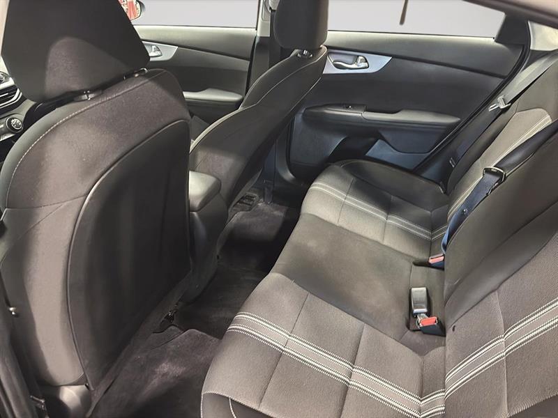 2022 Kia Forte - Image 9