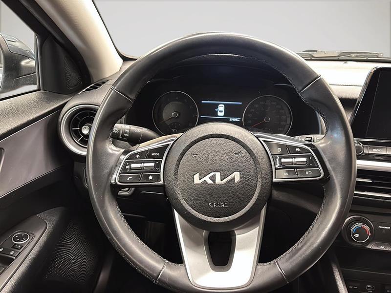 2022 Kia Forte - Image 12