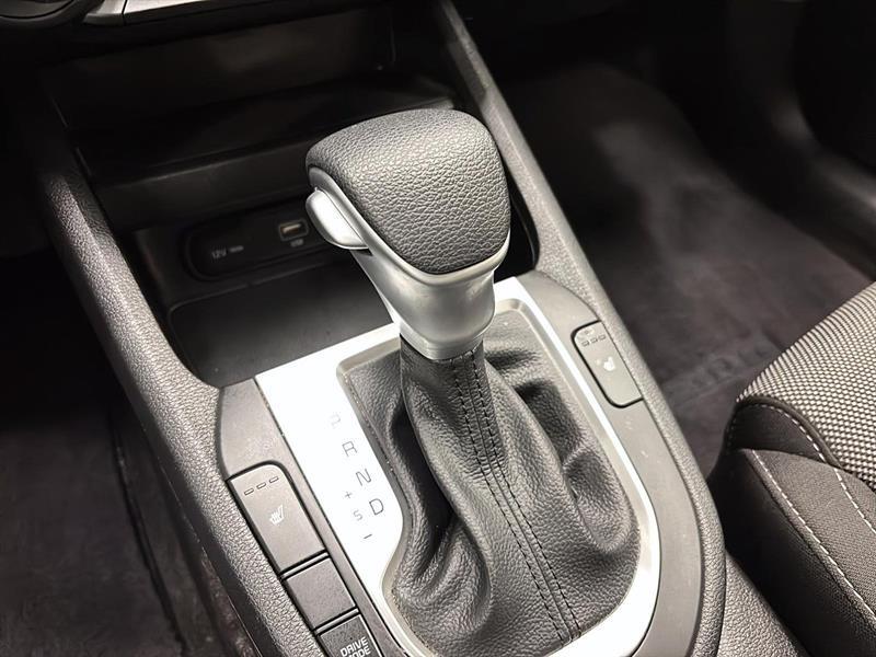 2022 Kia Forte - Image 13