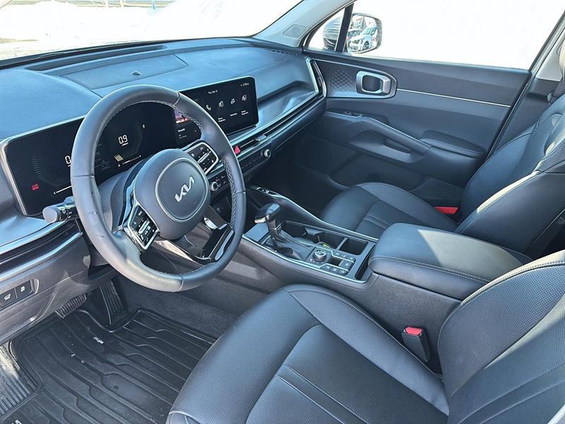 2025 Kia Sorento - Image 14