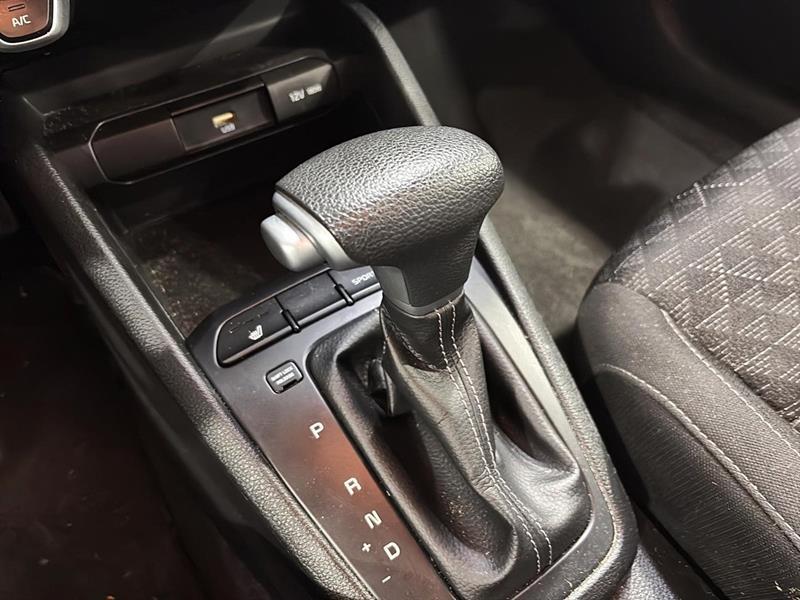 2023 Kia Rio - Image 3