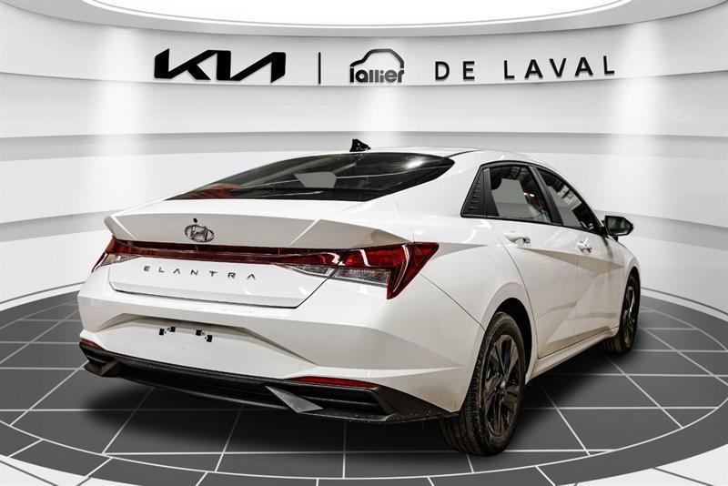 2023 Hyundai Elantra - Image 9