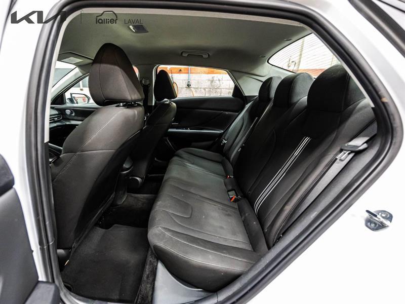 2023 Hyundai Elantra - Image 13