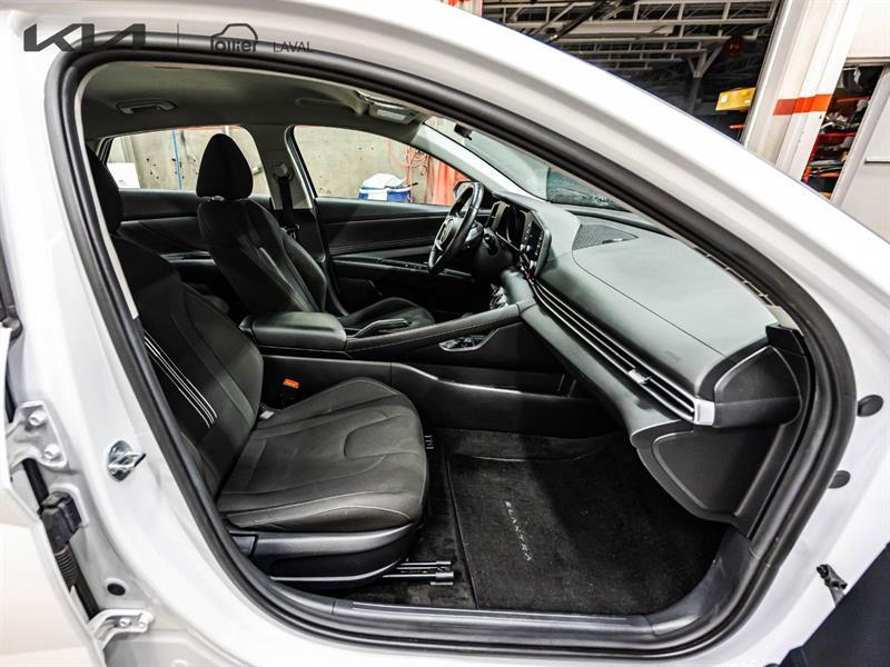 2023 Hyundai Elantra - Image 16