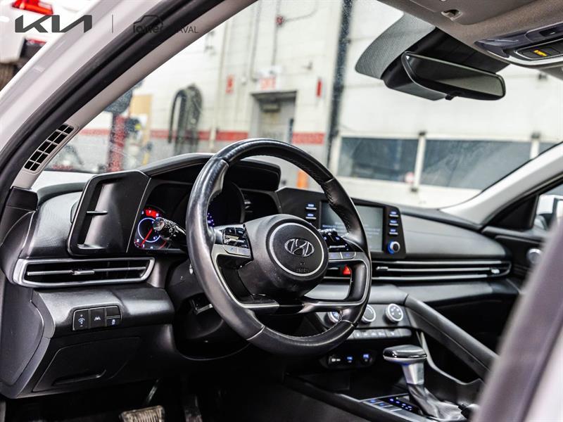 2023 Hyundai Elantra - Image 18