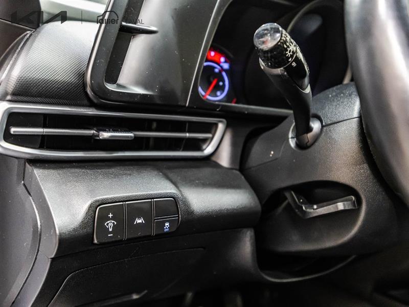 2023 Hyundai Elantra - Image 19