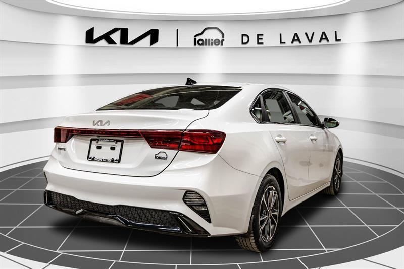 2022 Kia Forte - Image 9