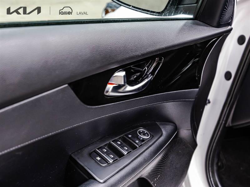 2022 Kia Forte - Image 13