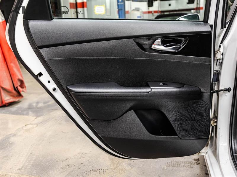 2022 Kia Forte - Image 14