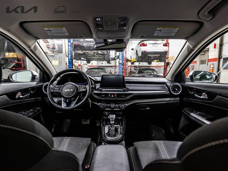 2022 Kia Forte - Image 16