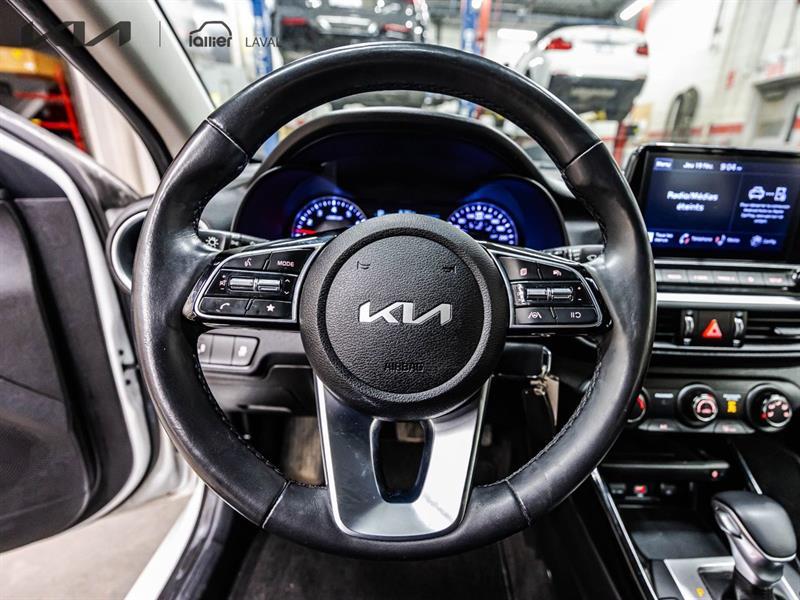 2022 Kia Forte - Image 21