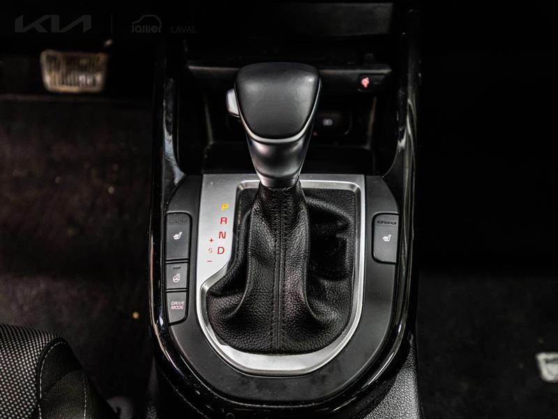 2022 Kia Forte - Image 24