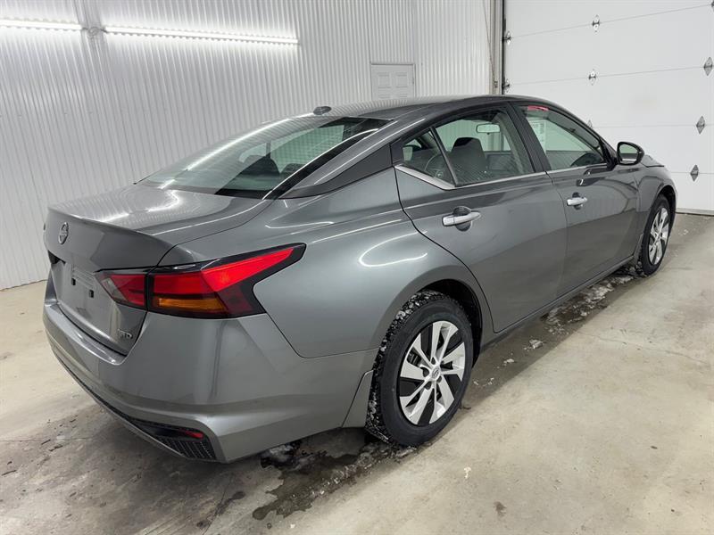 2024 Nissan Altima - Image 4