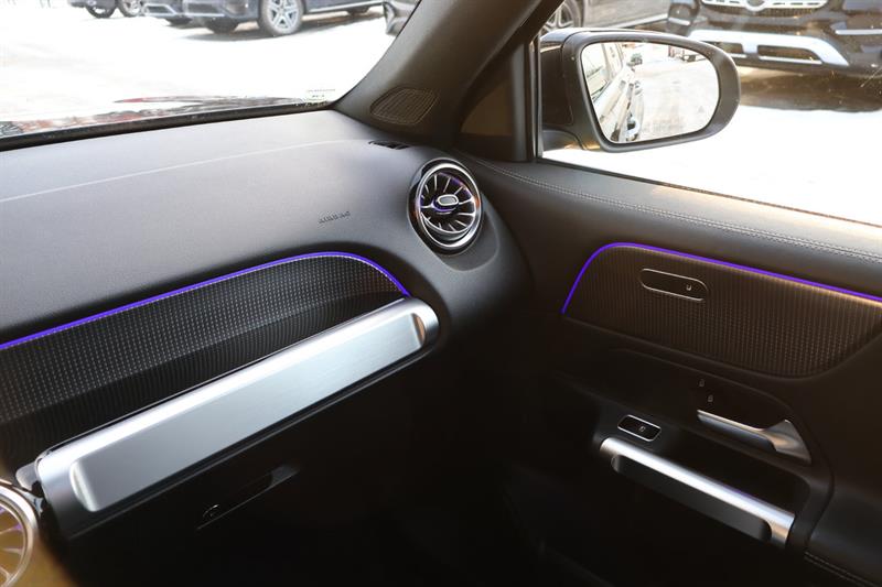 mercedes-benz GLB 2022 - 16