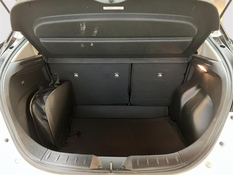 nissan LEAF 2023 - 12