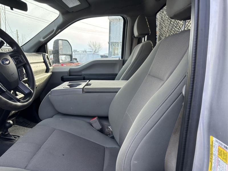 ford Super Duty F-350 a roues arrière simples 2019 - 10