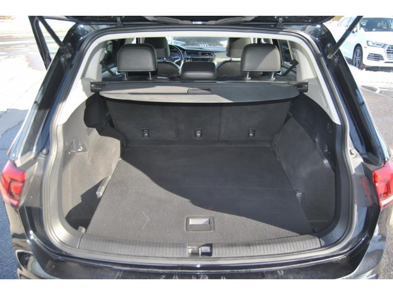 2022 Volkswagen Tiguan - Image 11