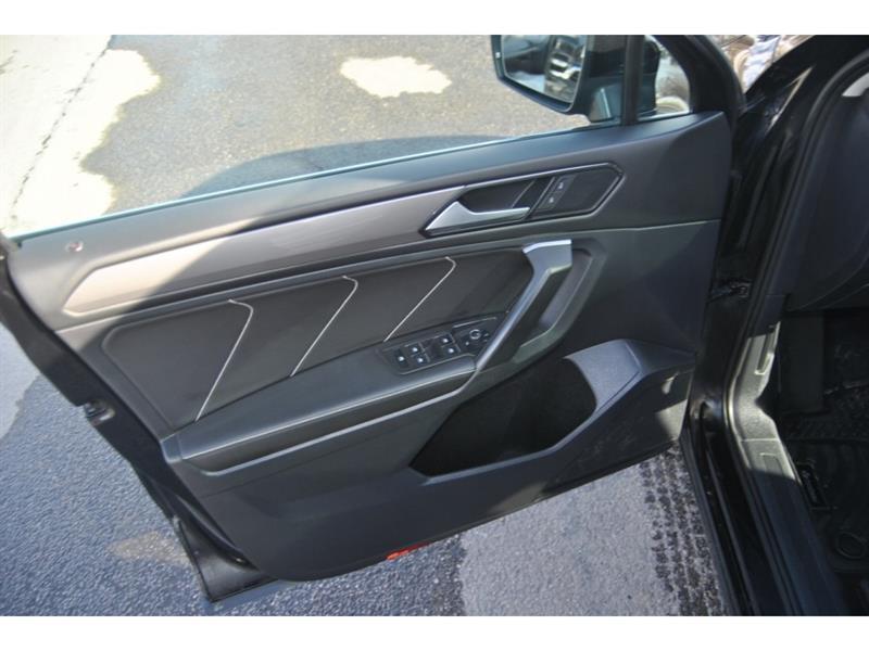 2022 Volkswagen Tiguan - Image 12