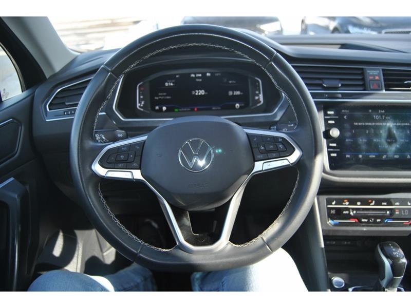 2022 Volkswagen Tiguan - Image 14