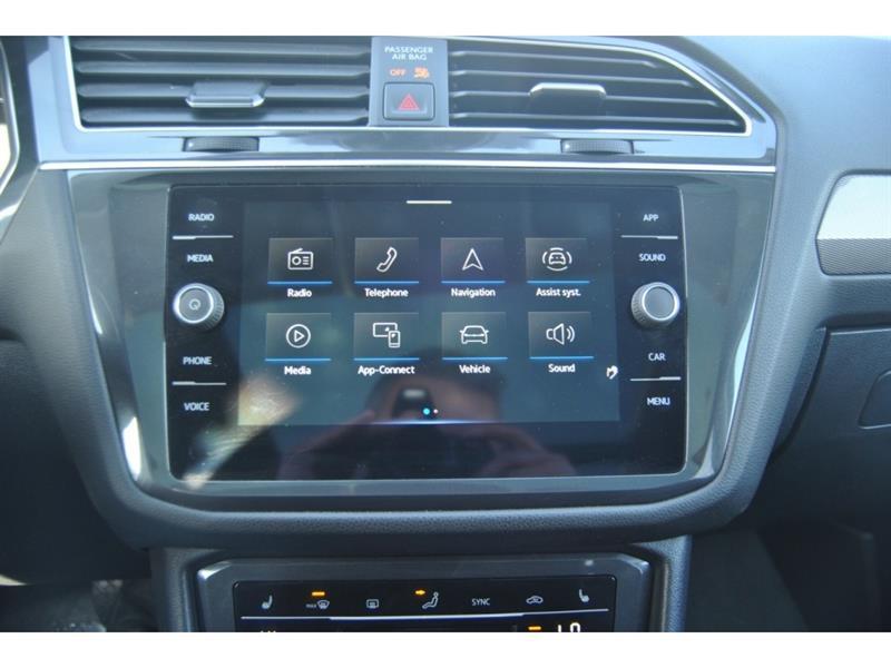 2022 Volkswagen Tiguan - Image 21
