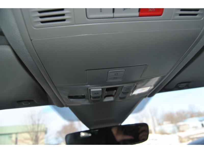 2022 Volkswagen Tiguan - Image 24